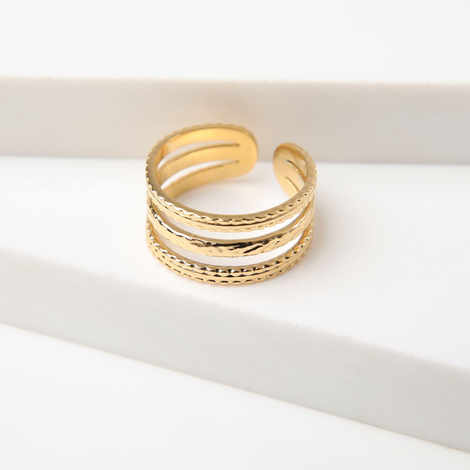 Anillo 19v69 Dorado Mujer Str216 image number 0.0