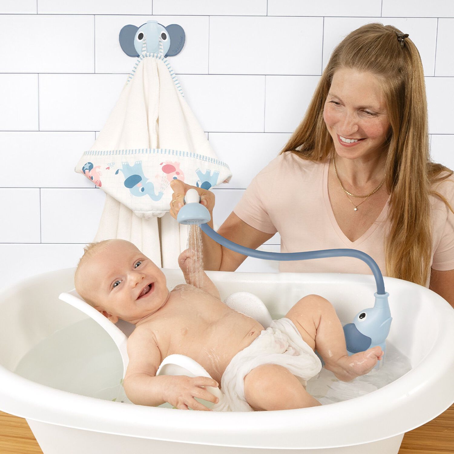 Set De Ba&ntilde;o Ducha Infantil Elefante Y Toalla Azul Ni&ntilde;o Yookidoo image number 2.0