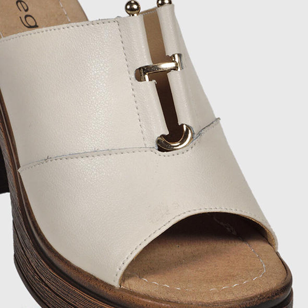 Sandalia Cuero Wilany Beige image number 2.0