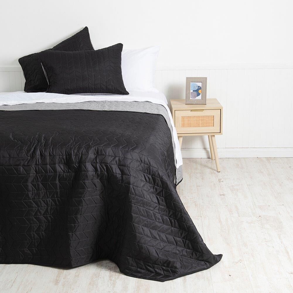 Cubrecama Quilt Liso King Negro - Gris image number 0.0