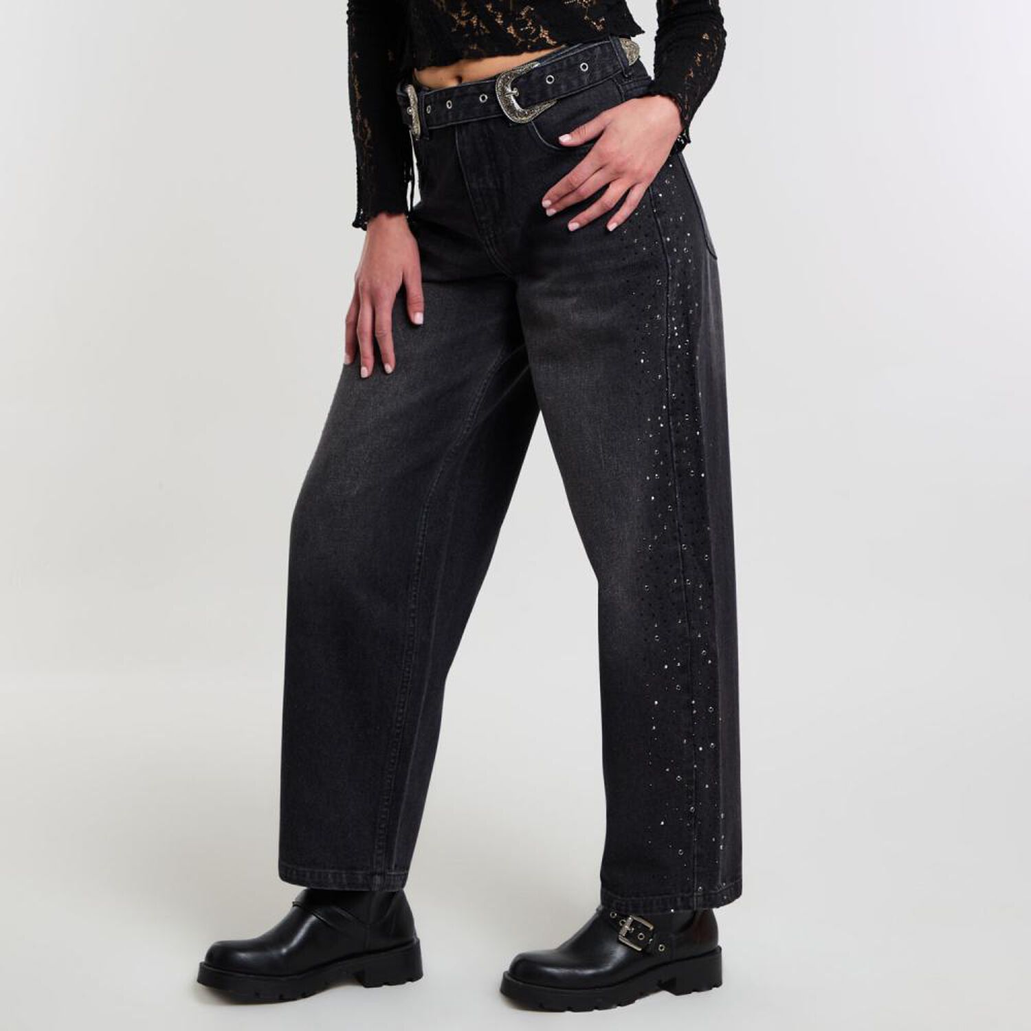 Jeans Tiro Medio Barrel Con Cintur&oacute;n Mujer Rolly Go image number 2.0