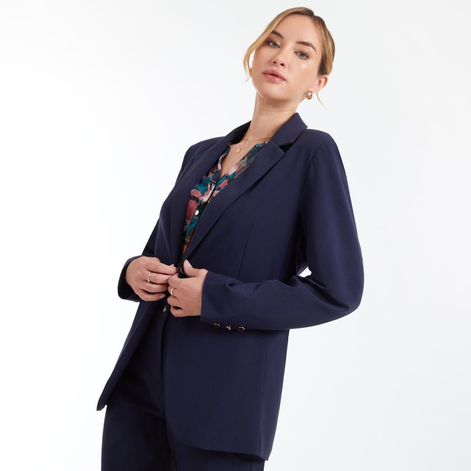 Blazer B&aacute;sico Liso Regular Mujer Lesage image number 2.0