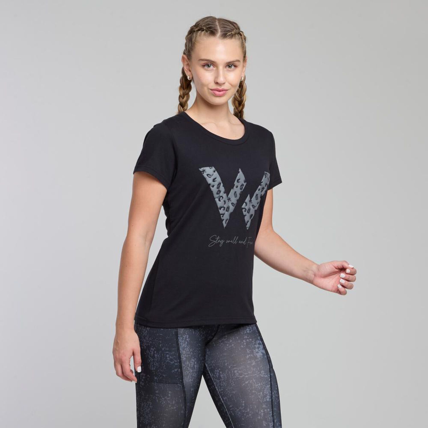 Polera Deportiva Estampada Slim Manga Corta Cuello Redondo Mujer Wetland image number 2.0