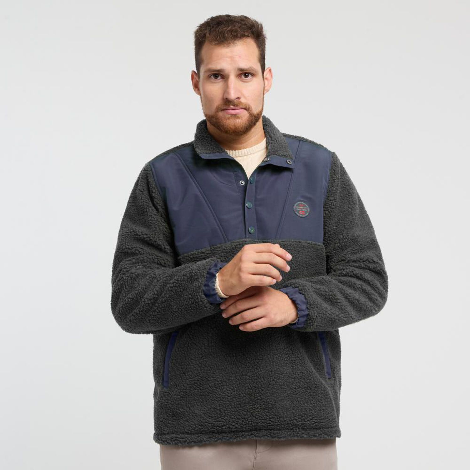 Poler&oacute;n Bloque Color Regular Cuello Alto Hombre Peroe image number 0.0