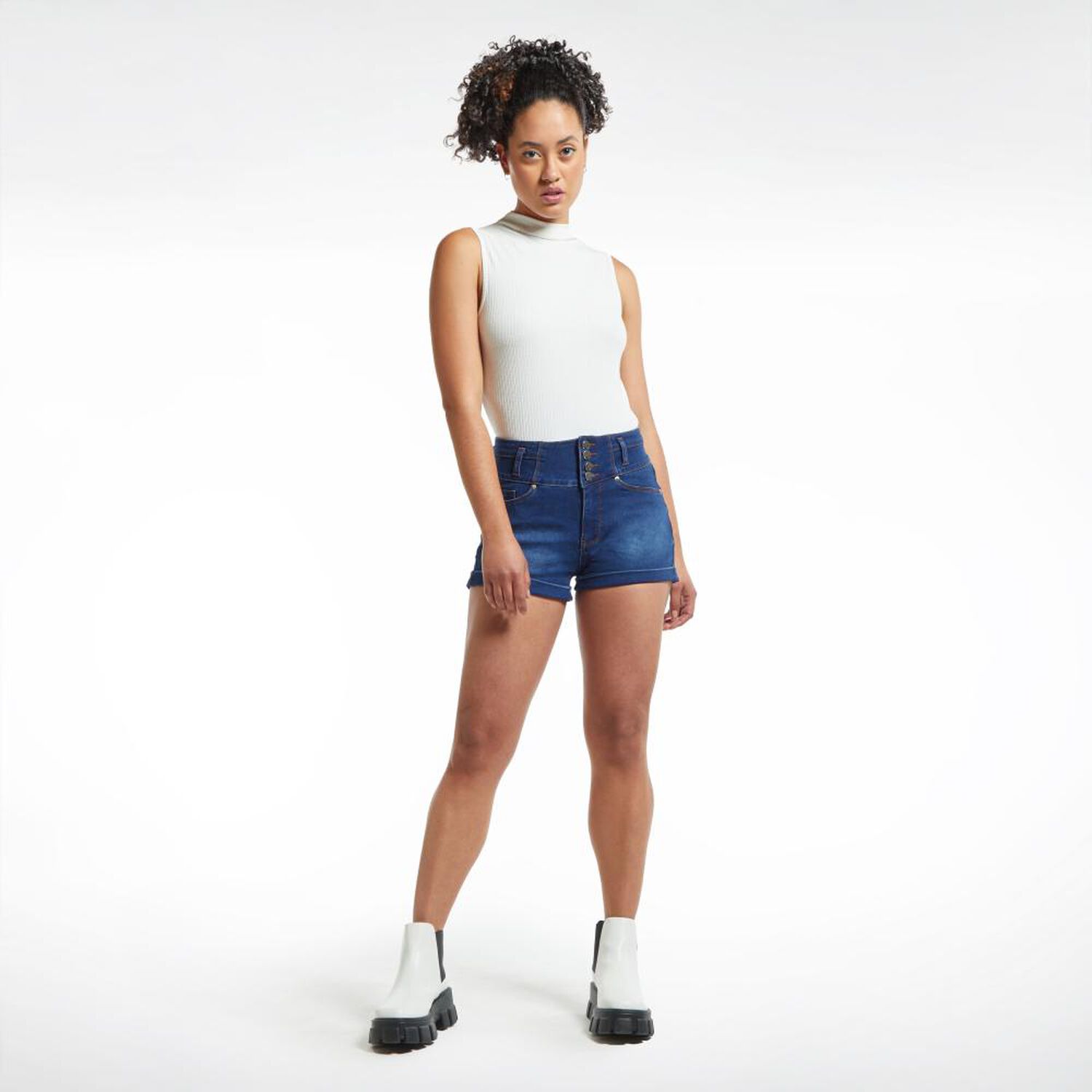 Short Pretina Ancha Tiro Alto Regular Mujer Rolly Go image number 1.0