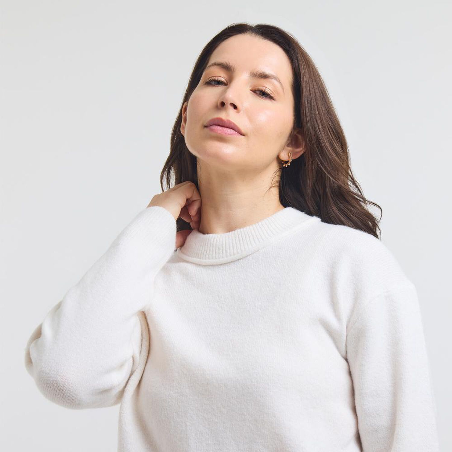 Sweater Regular Cuello Alto Mujer Geeps image number 4.0