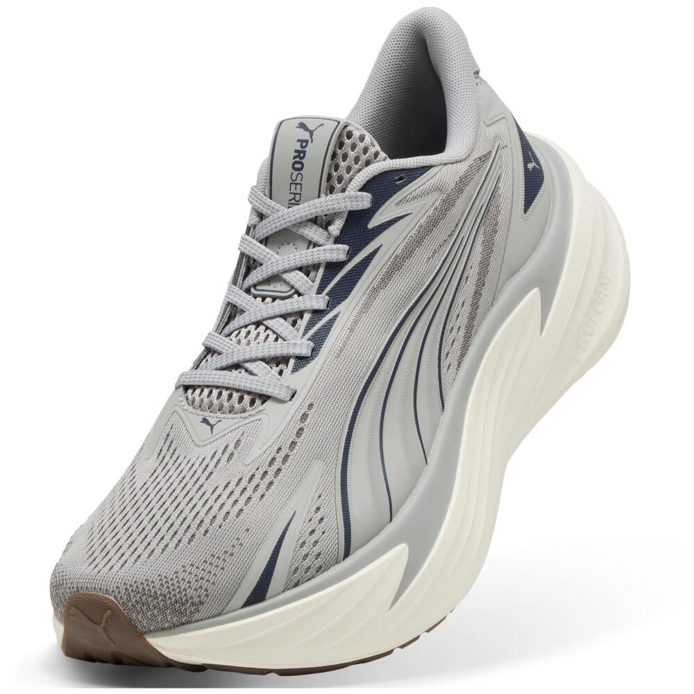 Zapatilla Running Unisex Puma Maxima Pro Gris image number 4.0