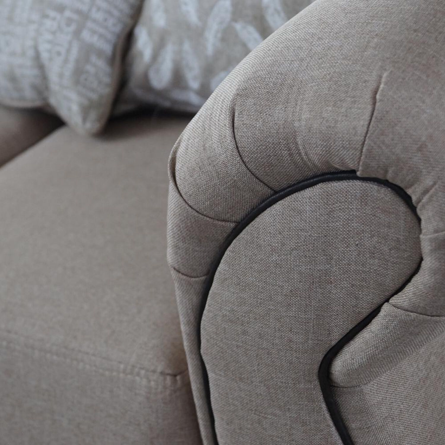 Juego De Living Elegant Detail Moscu / 3 Cuerpos + 2 Pouf image number 2.0