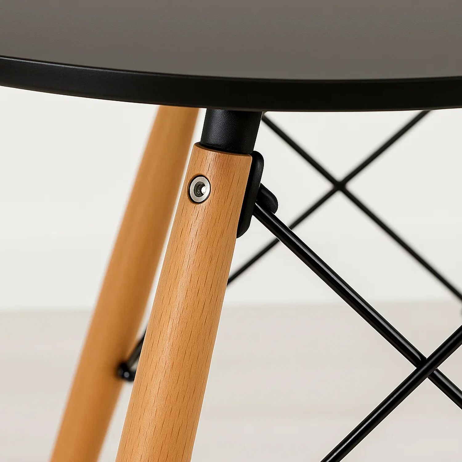 Mesa De Comedor Eames 80cm Redonda - Negra image number 5.0