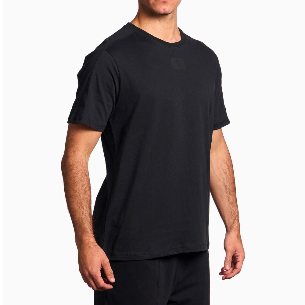 Polera Umbro Essentials Square Logo image number 1.0