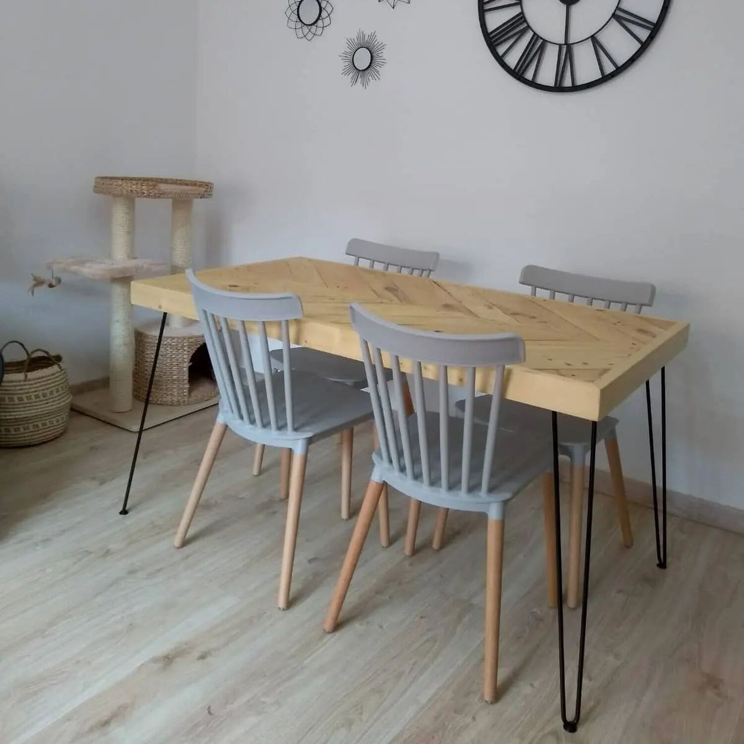 Silla Windsor De Polipropileno Con Base De Madera image number 3.0