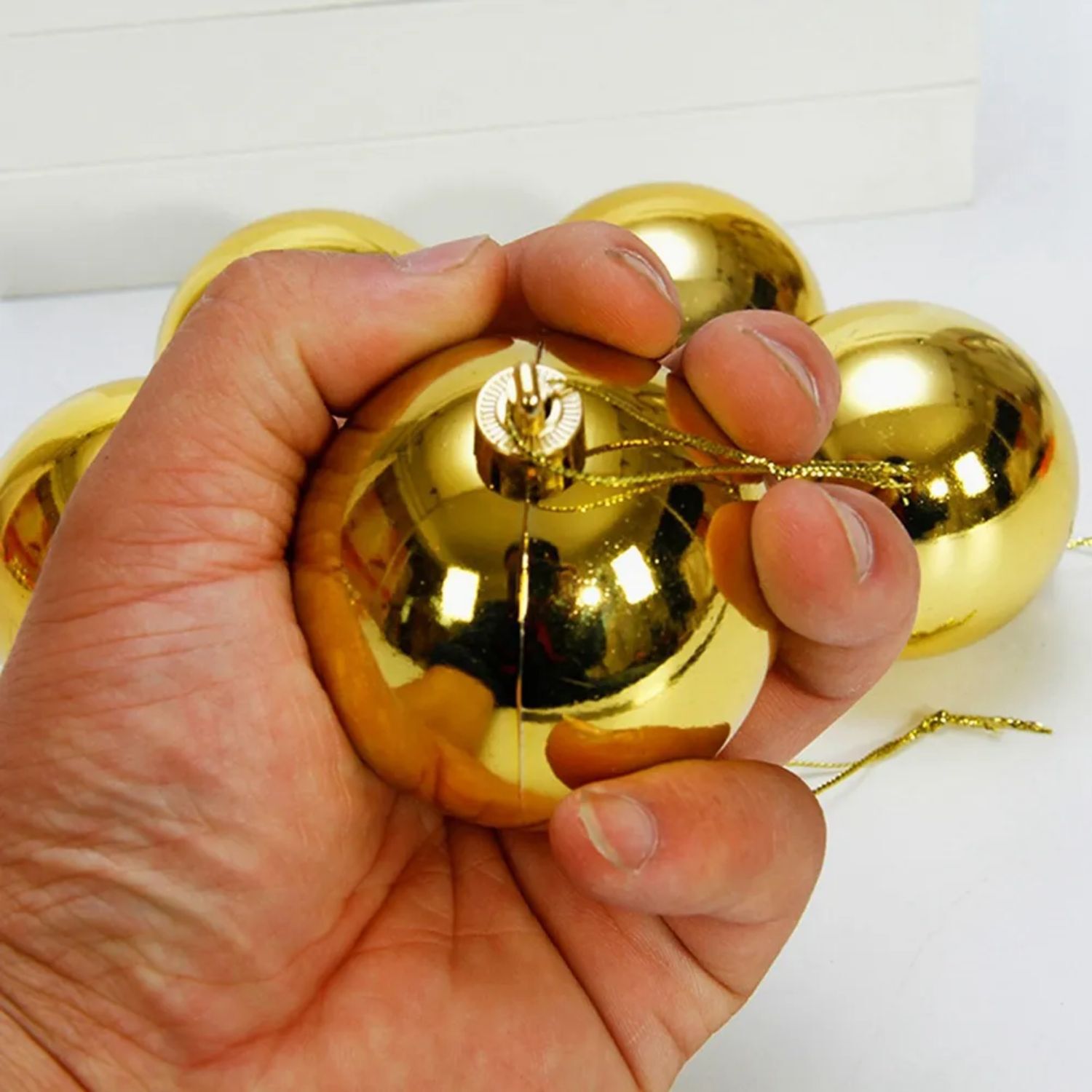 6 Esferas Navide&ntilde;as Bambalinas Adorno 8cm Dorado Decoracion image number 1.0