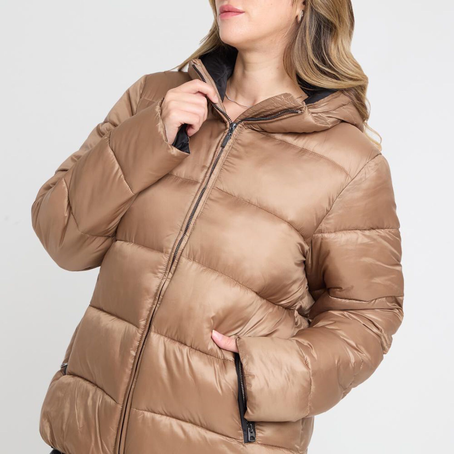 Parka Lisa Regular Cuello Alto Con Capucha Mujer Lesage image number 4.0