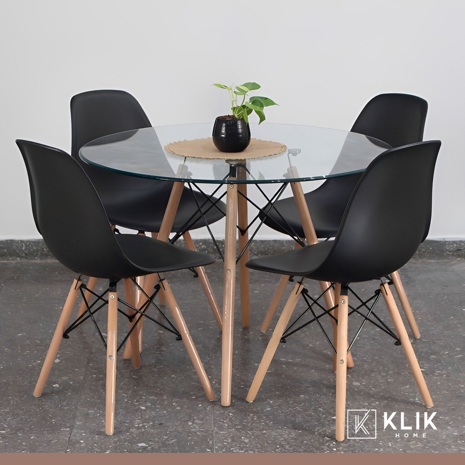 Comedor Mesa Eames Vidrio 100cm + 4 Sillas Eames Negras image number 1.0