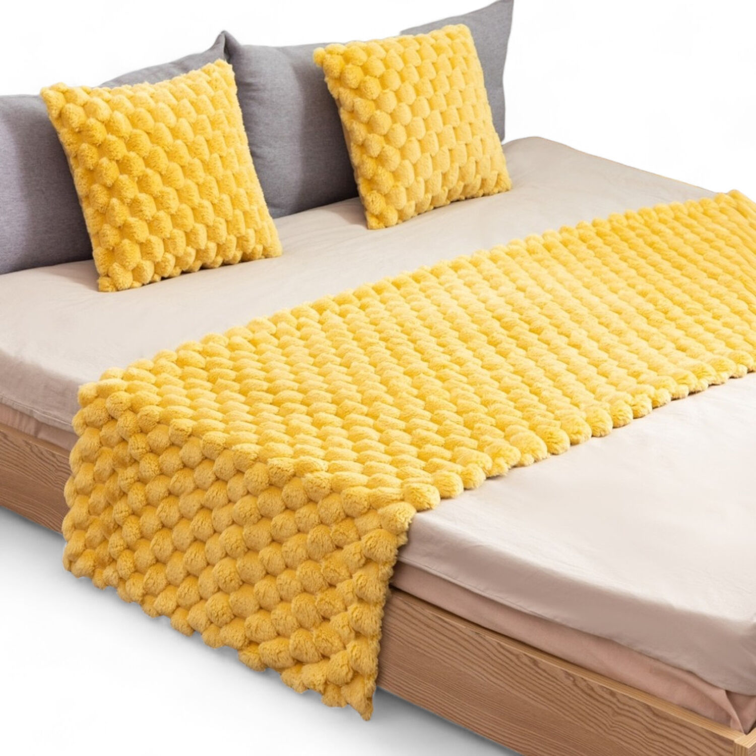 Piecera Peludita Pompones 2 Plazas O King Medida 70cm X 190cm Mas 2 Fundas 45cm X 45cm Color Amarillo image number 0.0