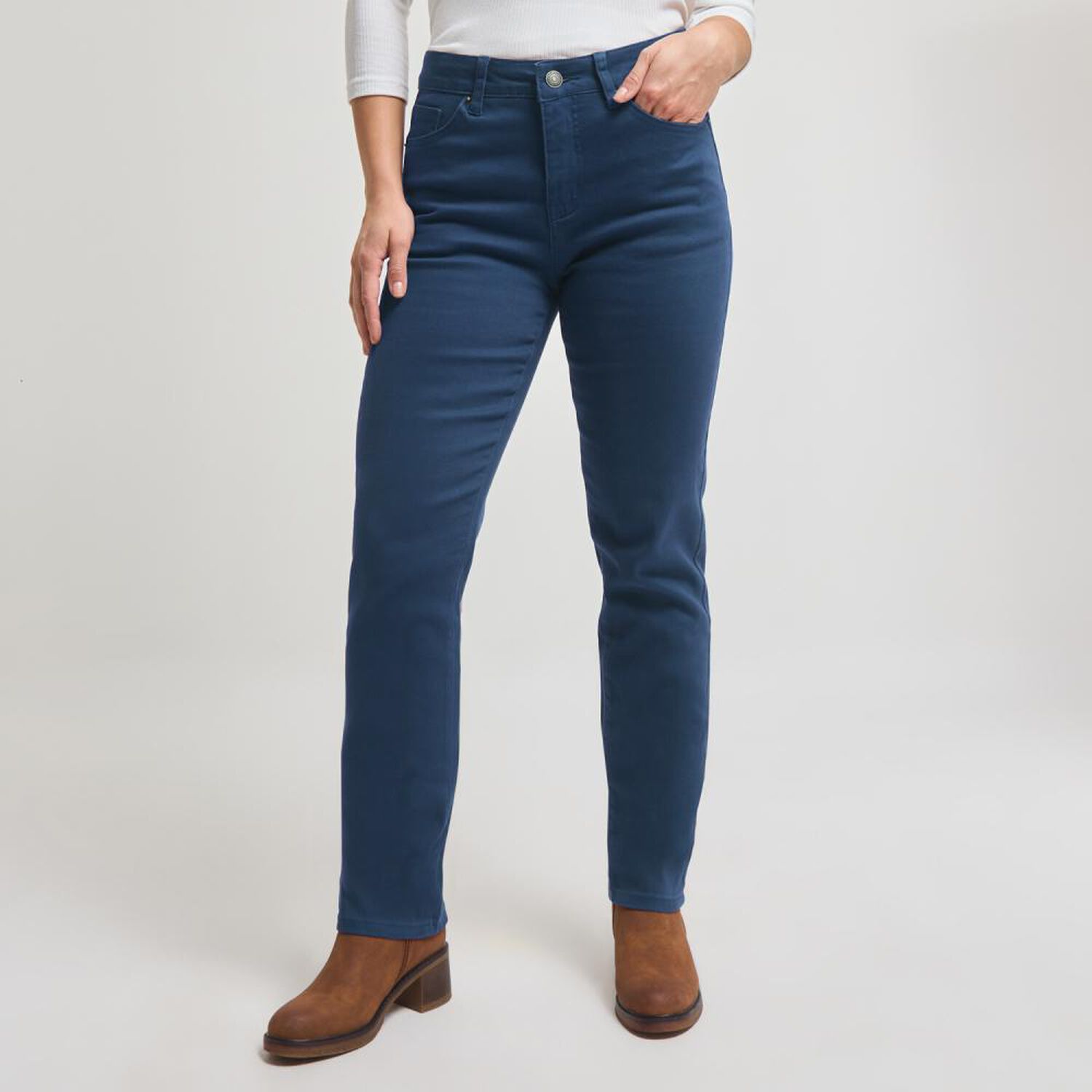 Pantal&oacute;n Tiro Medio Regular Mujer Geeps image number 0.0