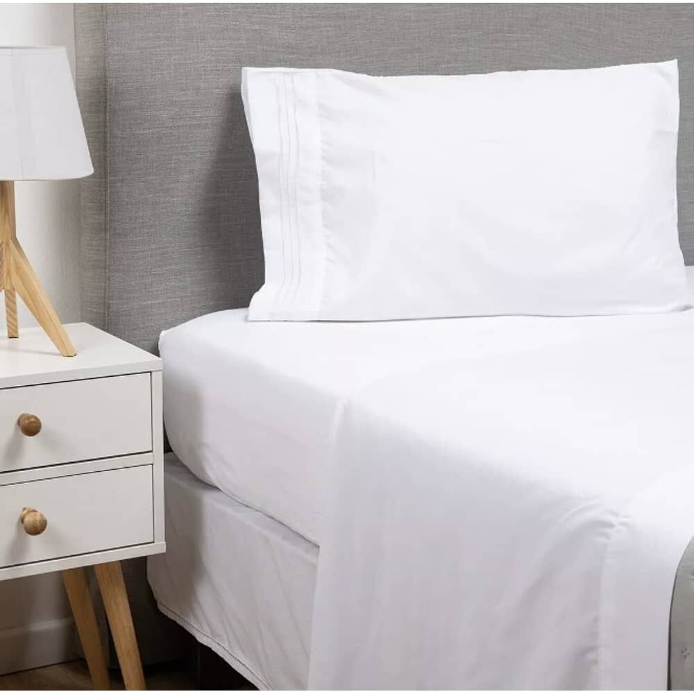 Sabana 1800 Hotel Ultra Suave + Funda Bordada Varias Medidas image number 0.0