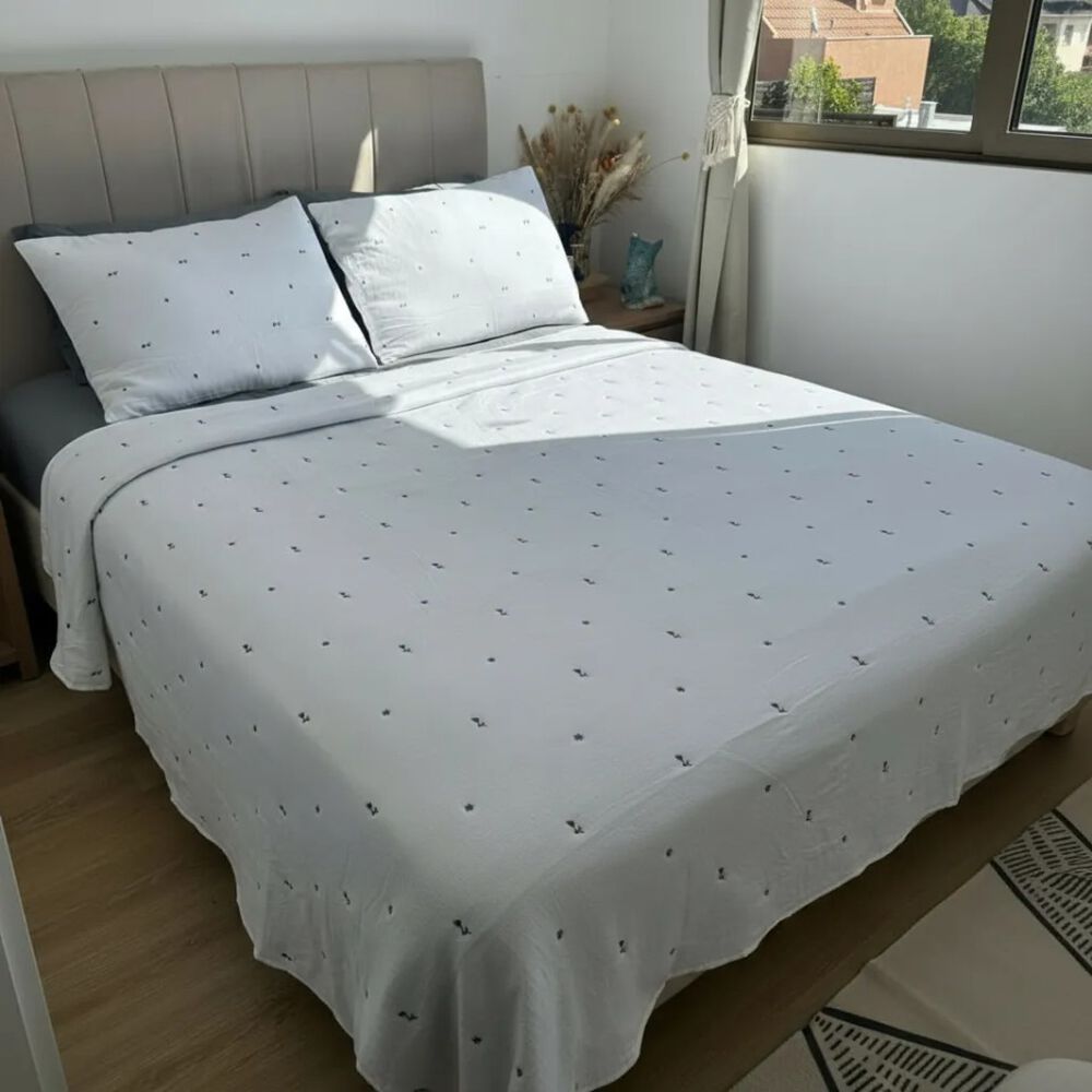 Cubrecama Primaveraverano Bordado Floral 2 Plazas image number 1.0