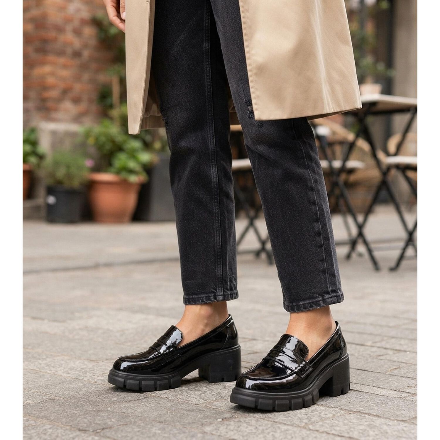 Mocasin Murcia Negro Charol Alquimia image number 4.0