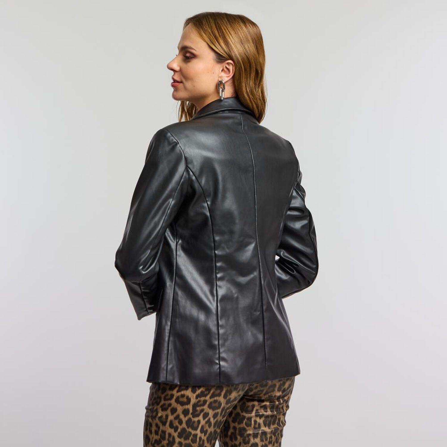 Blazer Ecocuero Cuello Solapa Mujer Kimera image number 3.0