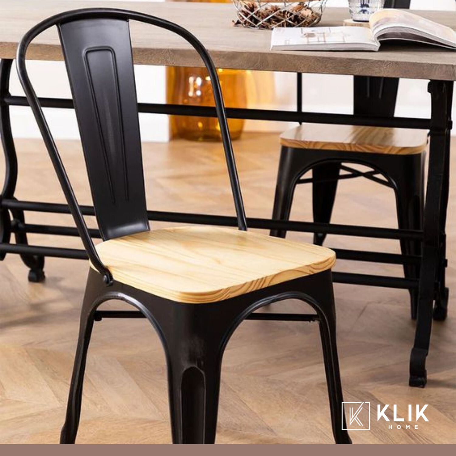 Comedor Estilo Industrial 160x90 Madera Clara + 6 Sillas Tolix Negras Con Asiento De Madera Clara image number 7.0
