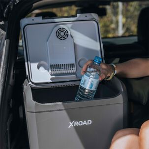 Cooler El&eacute;ctrico Port&aacute;til 25 Lts Gris 12v Xroad