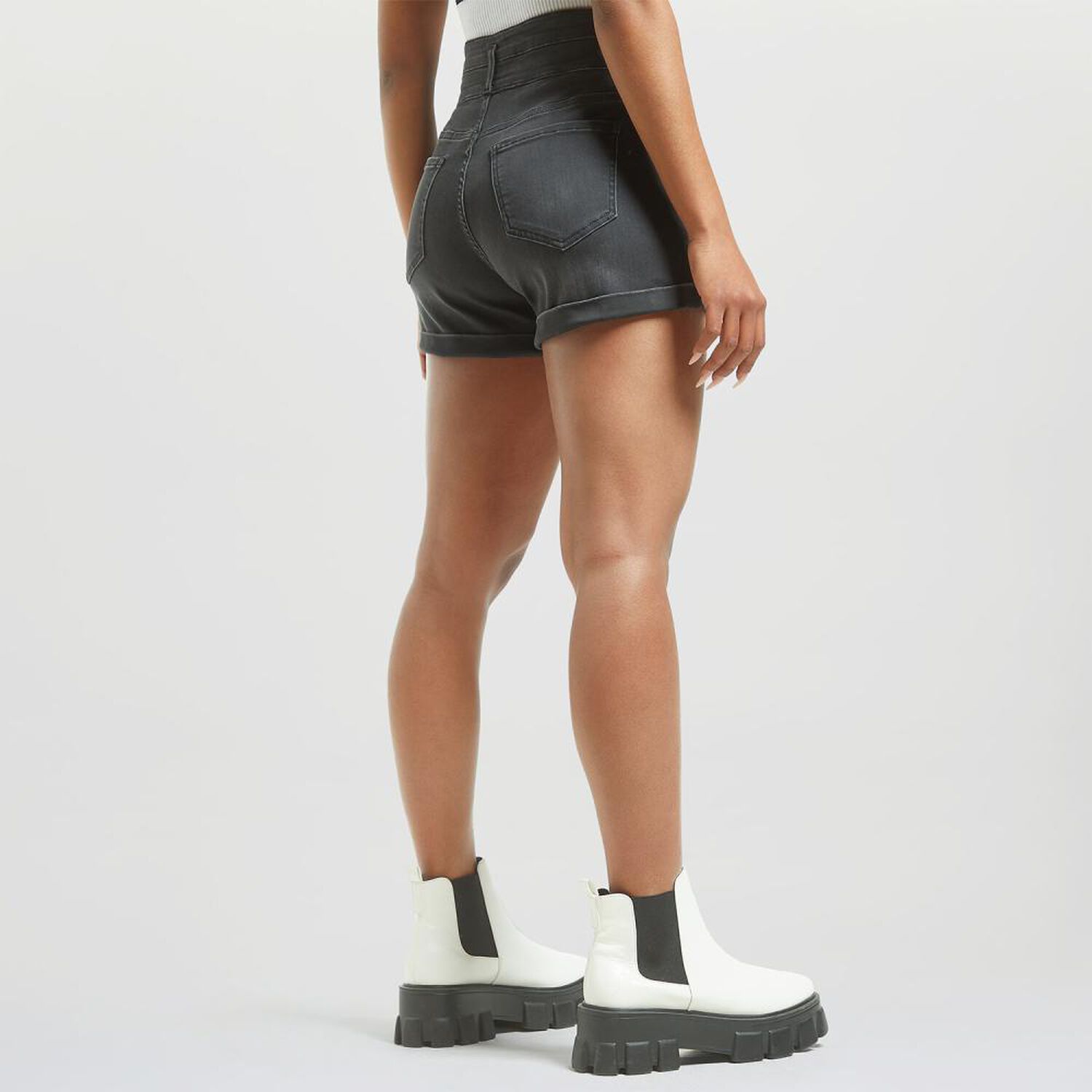 Short Pretina Ancha Tiro Alto Regular Mujer Rolly Go image number 3.0