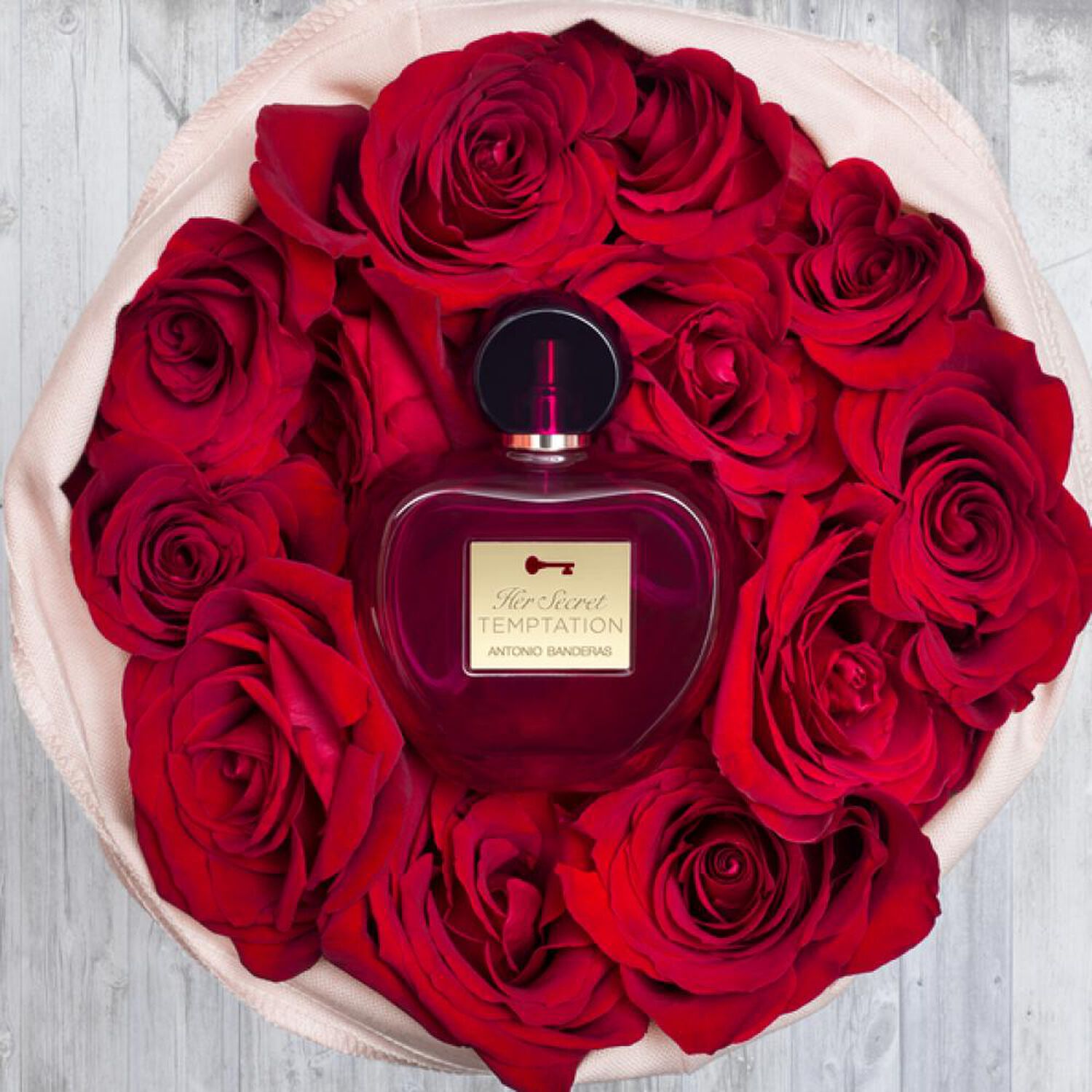 Set De Perfumer&iacute;a Mujer Her Secret Temptation Banderas / 50 Ml / Edt + Loci&oacute;n Corporal 75 Ml image number 5.0