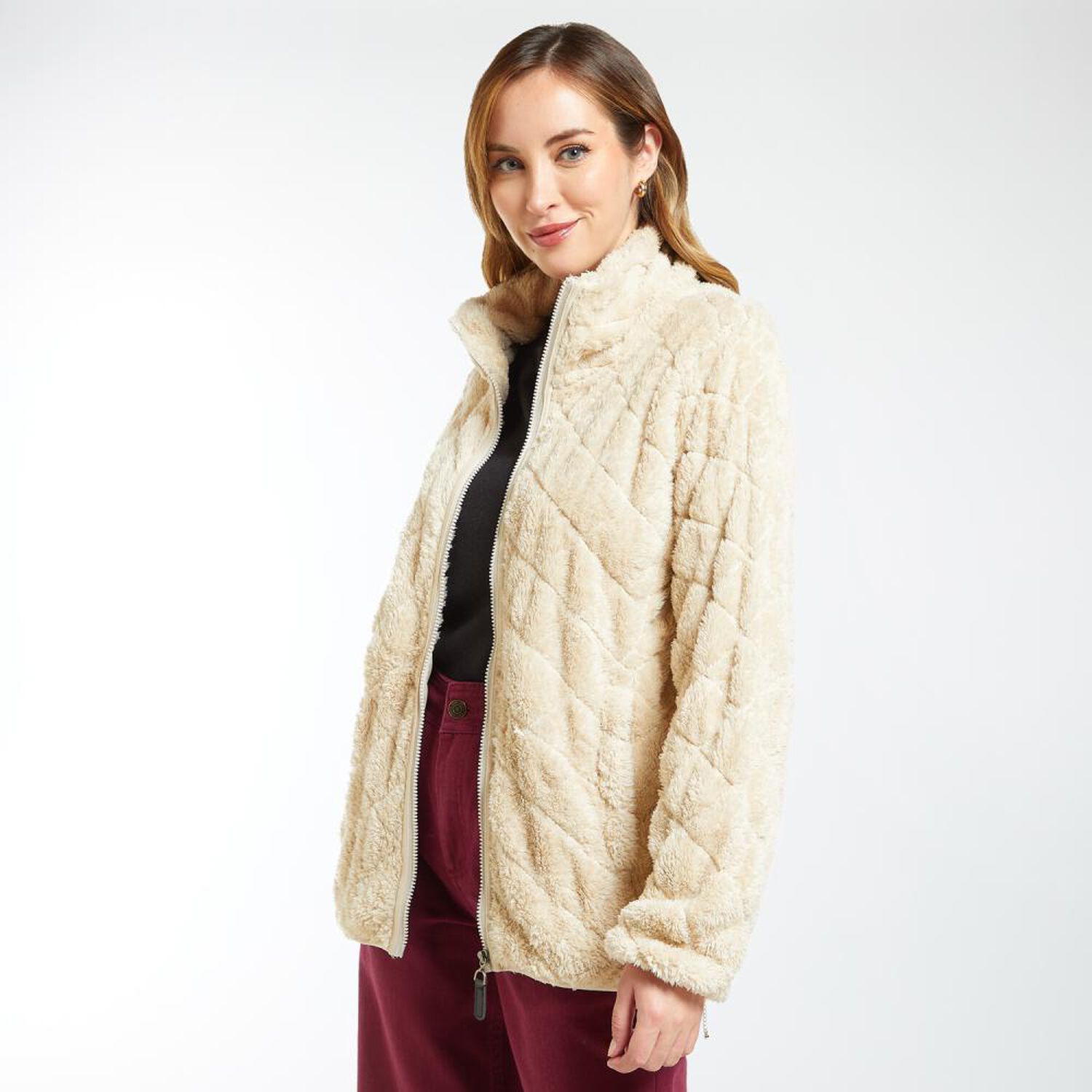 Poler&oacute;n Sherpa Dise&ntilde;o Quilt Regular Cuello Alto Mujer Geeps image number 2.0
