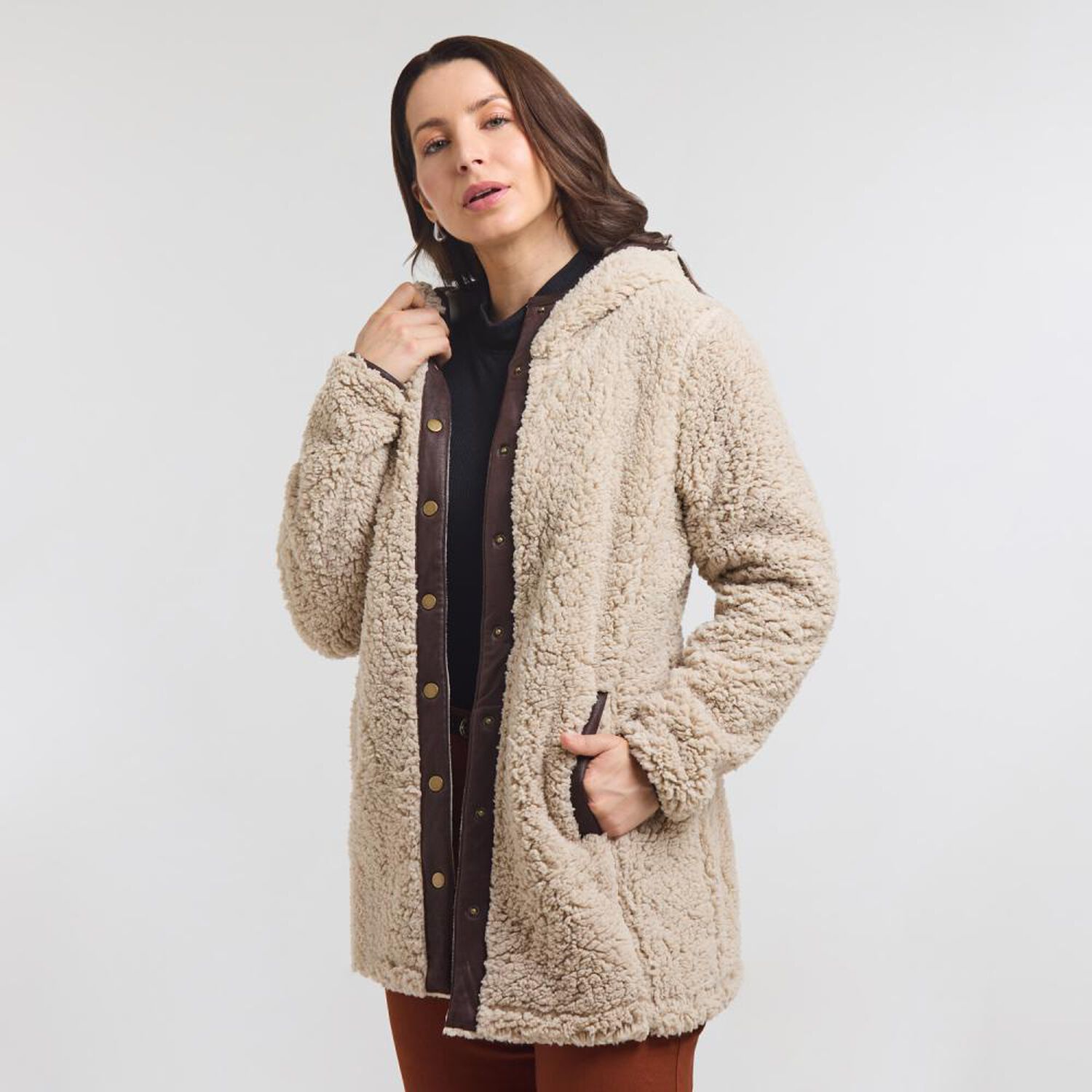 Chaqueta Sherpa Aplicaci&oacute;n Ecocuero Cuello Alto Con Capucha Mujer Geeps image number 2.0