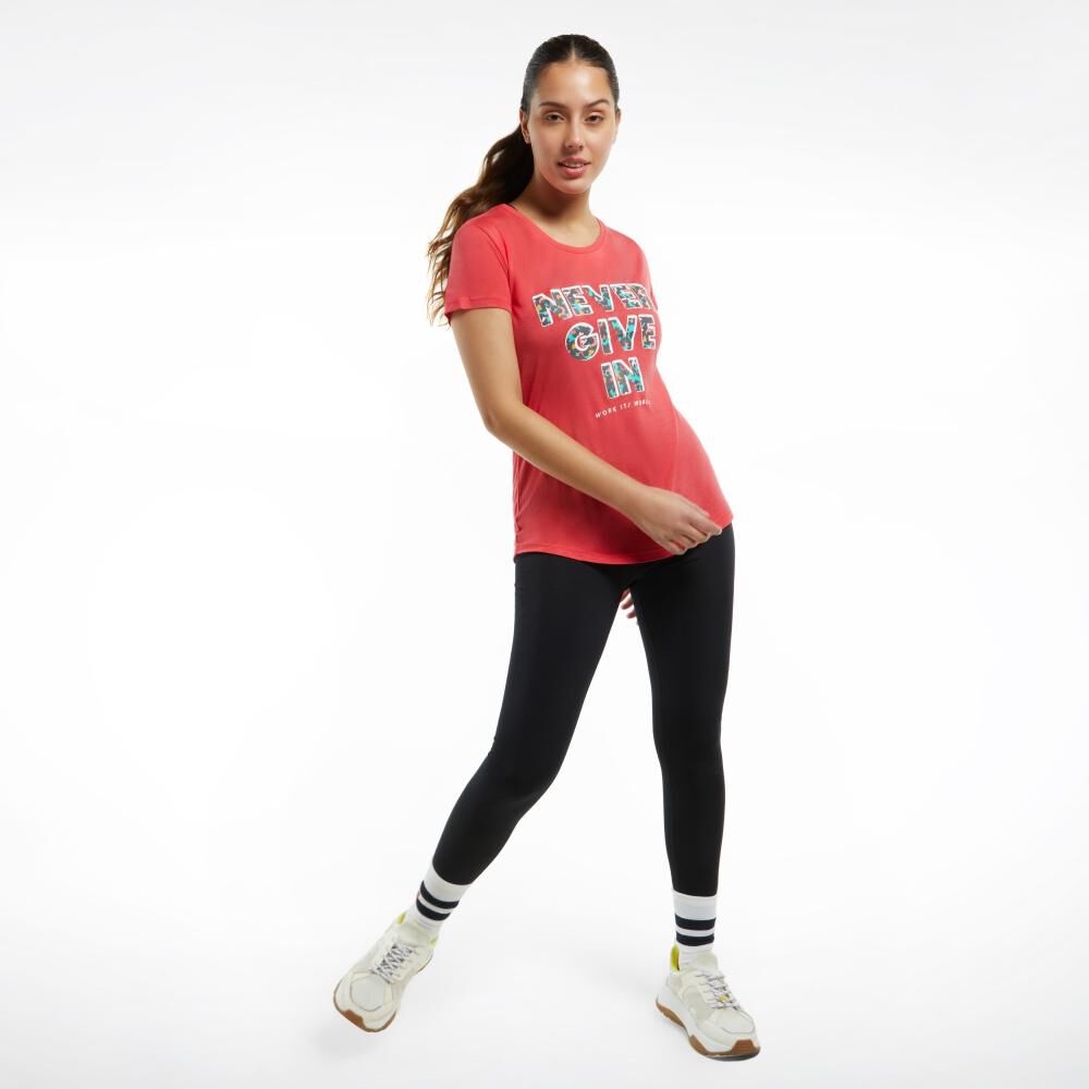 Polera Deportiva Estampado Frontal Manga Corta Mujer Wetland image number 1.0
