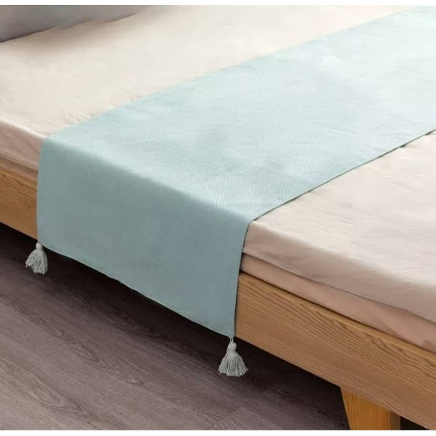 Piecera De Lino Con Pompones Medida 70x210cm King -2 Plazas. Color Aqua image number 0.0