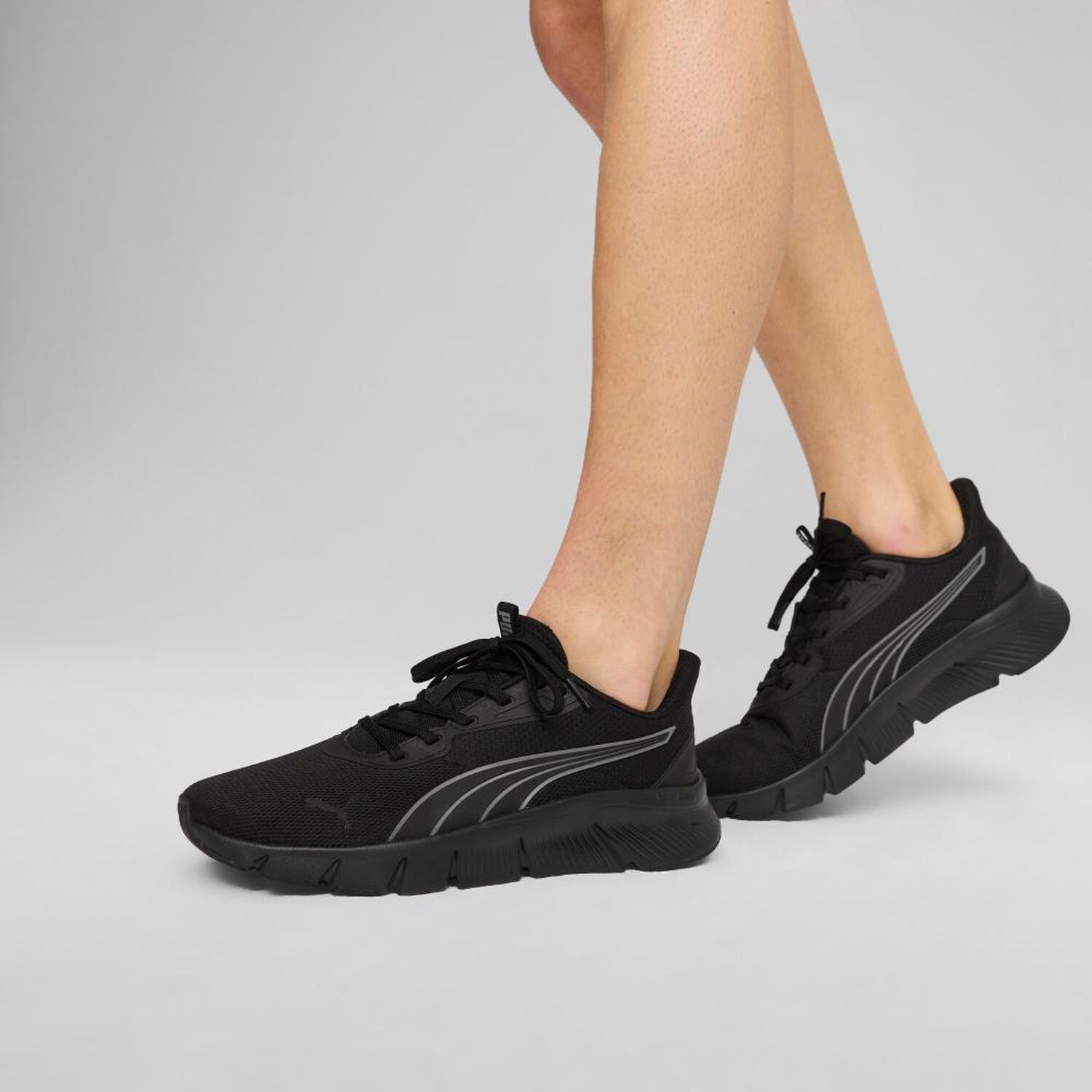 Zapatilla Running Mujer Puma Flexfocus Lite Negro image number 6.0