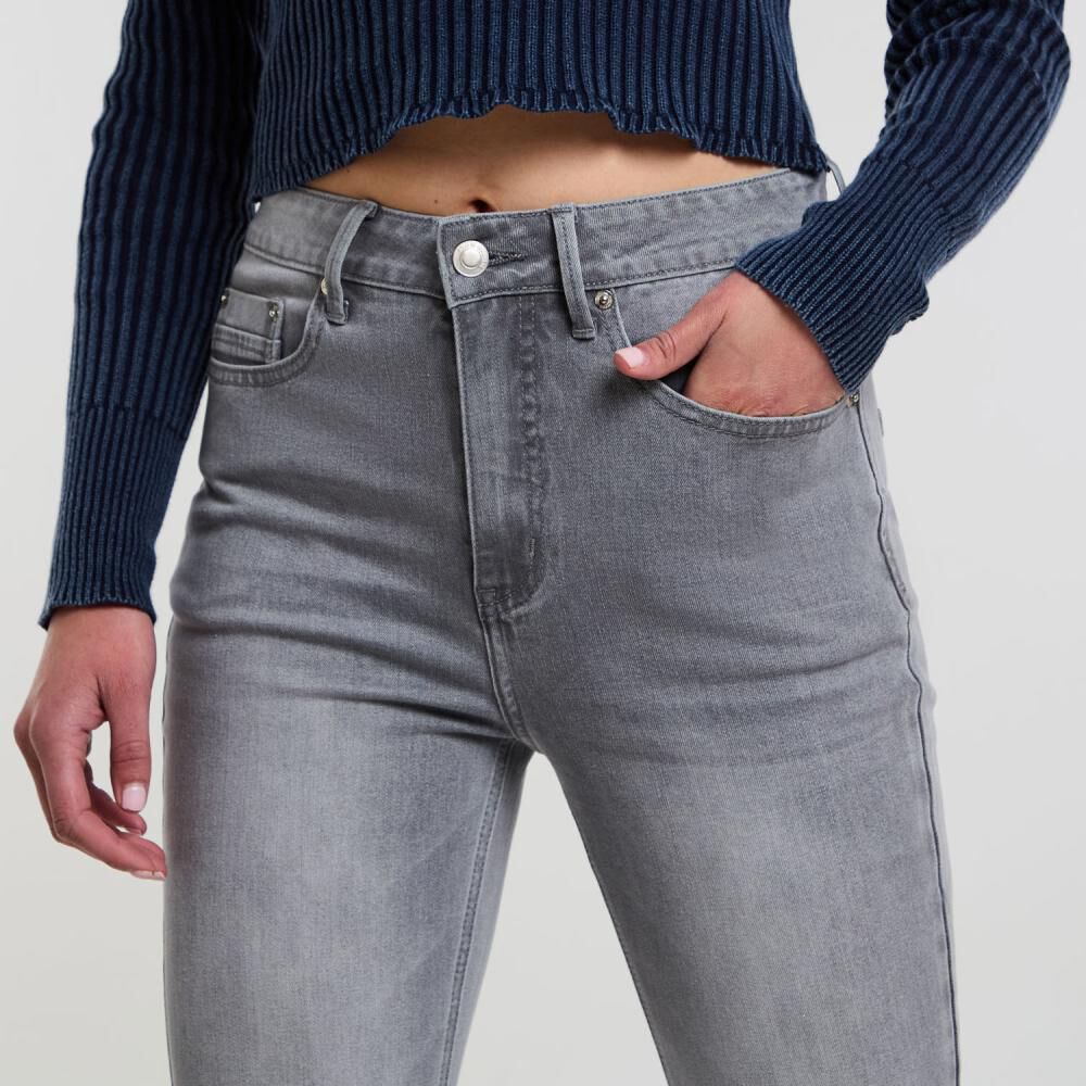 Jeans Tiro Medio Flare Mujer Rolly Go image number 4.0