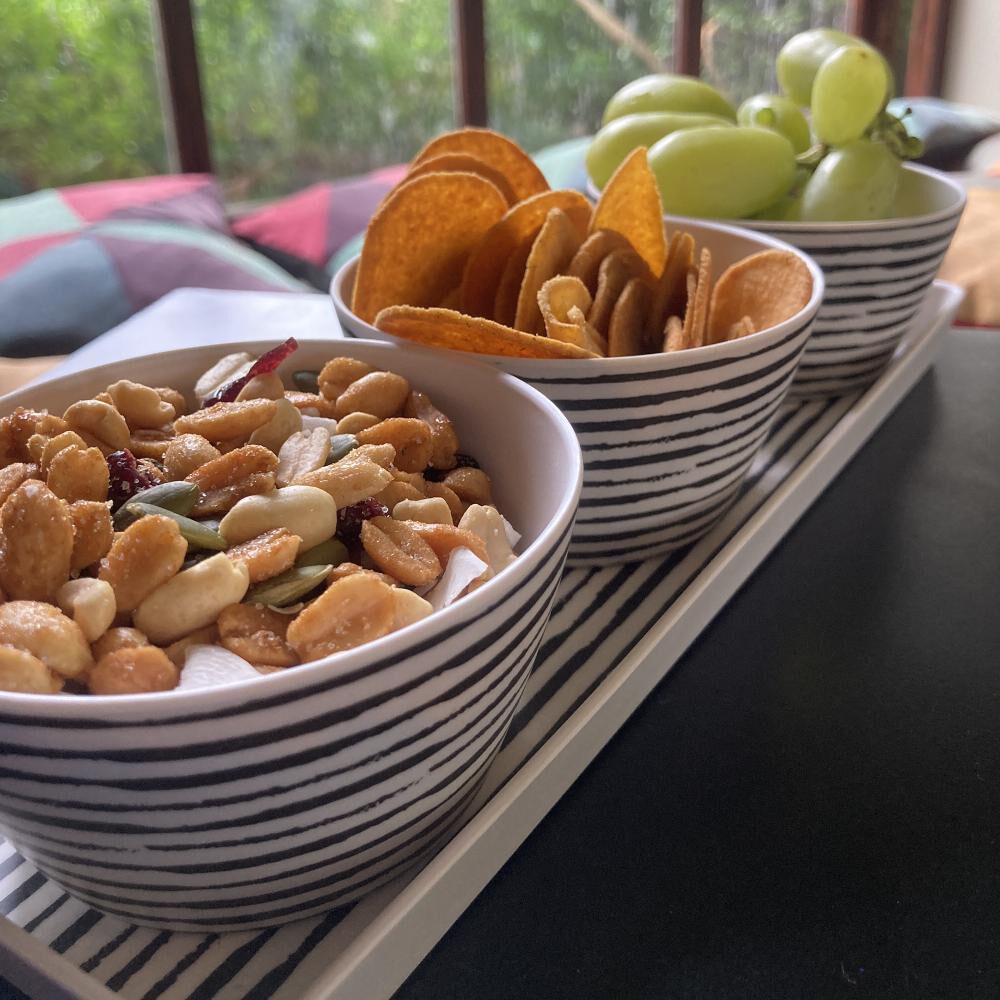Set 3 Bowls Con Bandeja Rayas Decogreen image number 2.0