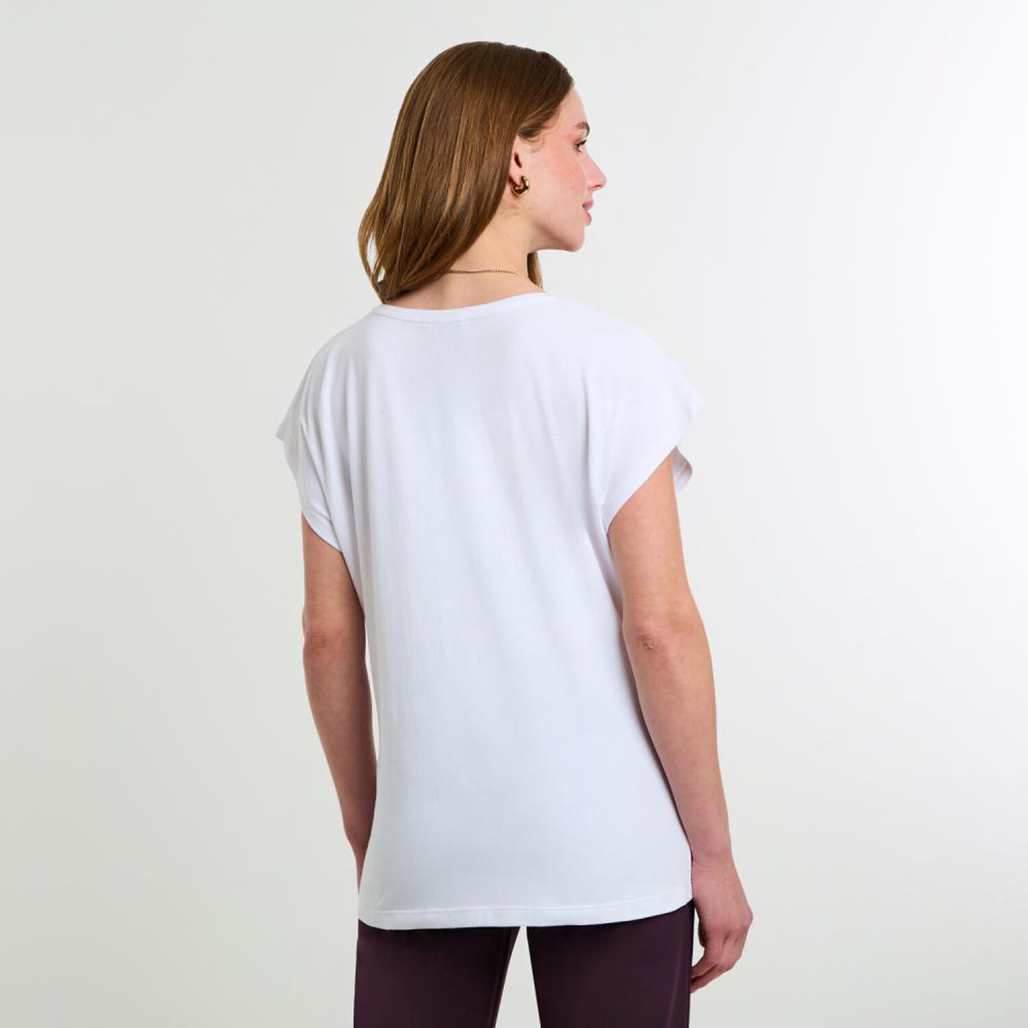 Polera Estampado Focalizado Manga Corta Cuello Redondo Mujer Lesage image number 3.0