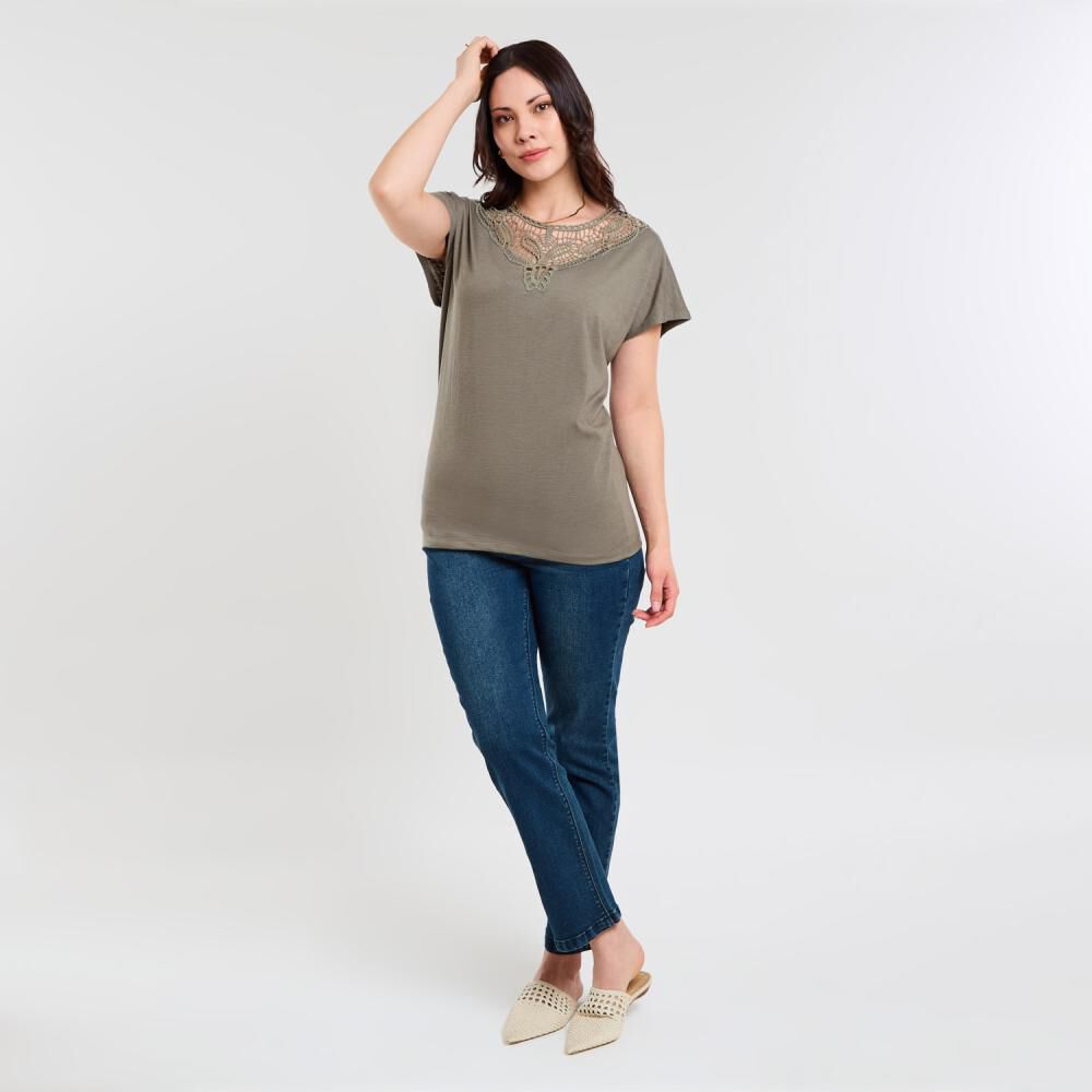 Polera Lisa Manga Corta Cuello Redondo Aplicación Brodery Mujer Sexy Large image number 1.0