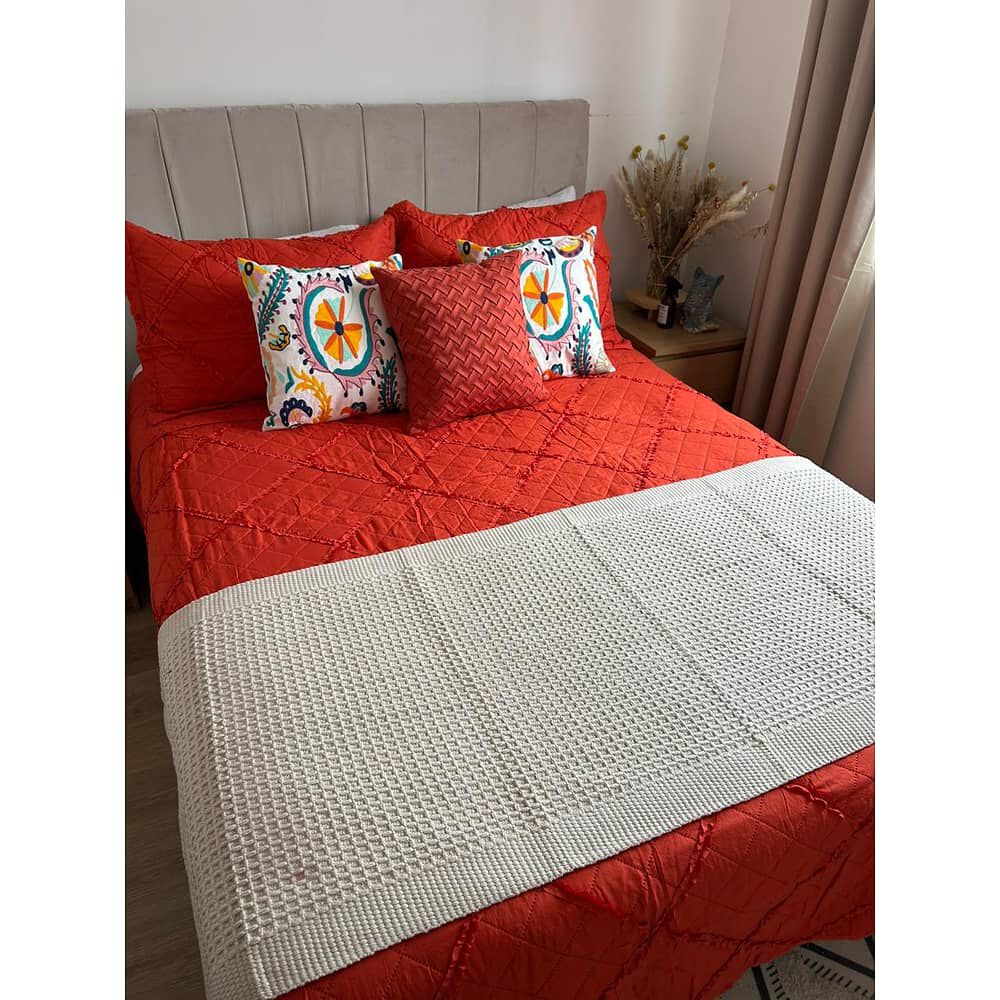 Cubrecama King Microfibra Con Vuelos Naranjo image number 2.0