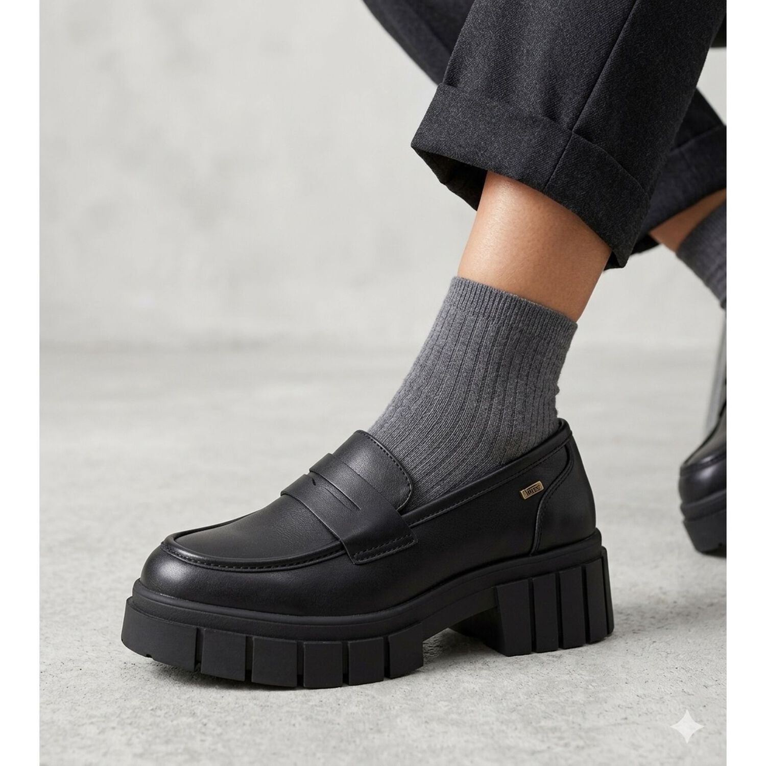 Mocasin Zaynab Negro Alquimia image number 4.0
