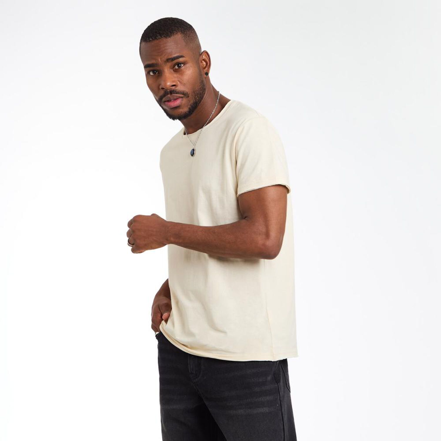 Polera Lisa Slim Fit Manga Corta Cuello Redondo Hombre Rolly Go image number 2.0
