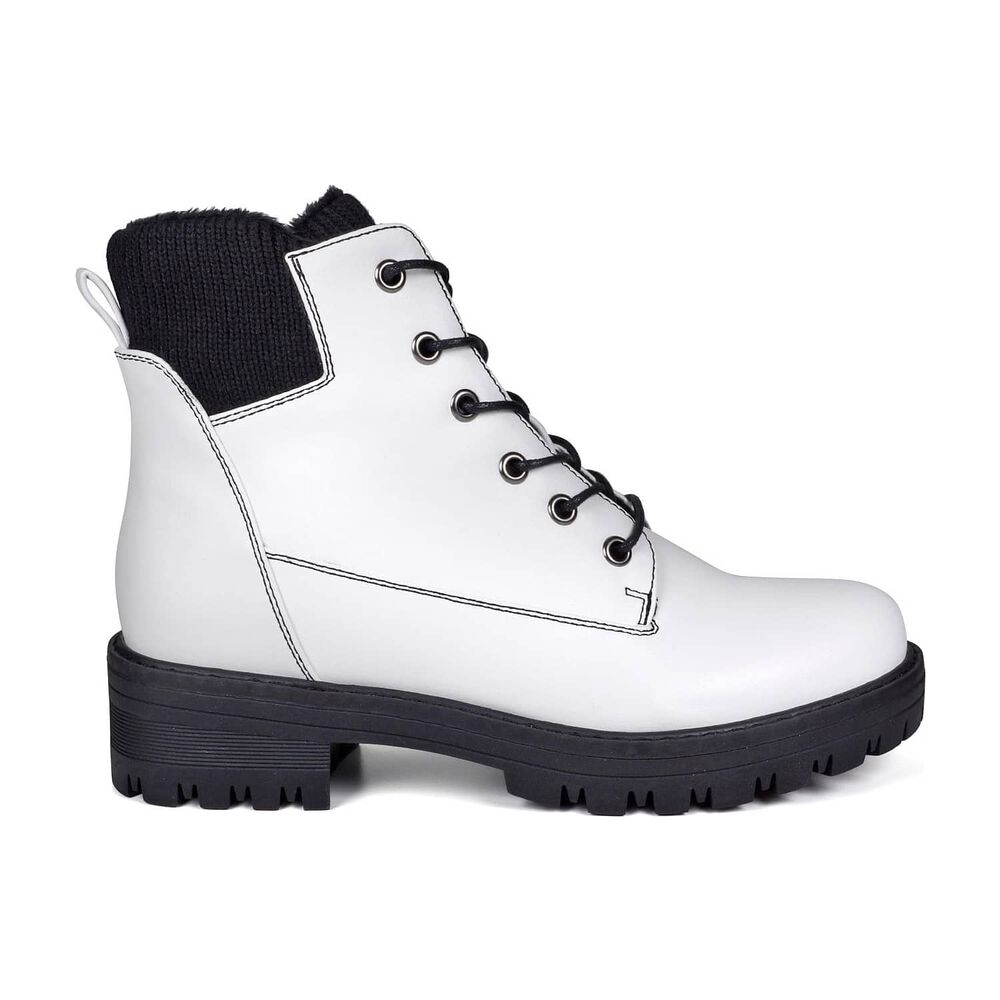 Botin Myrna Blanco image number 2.0