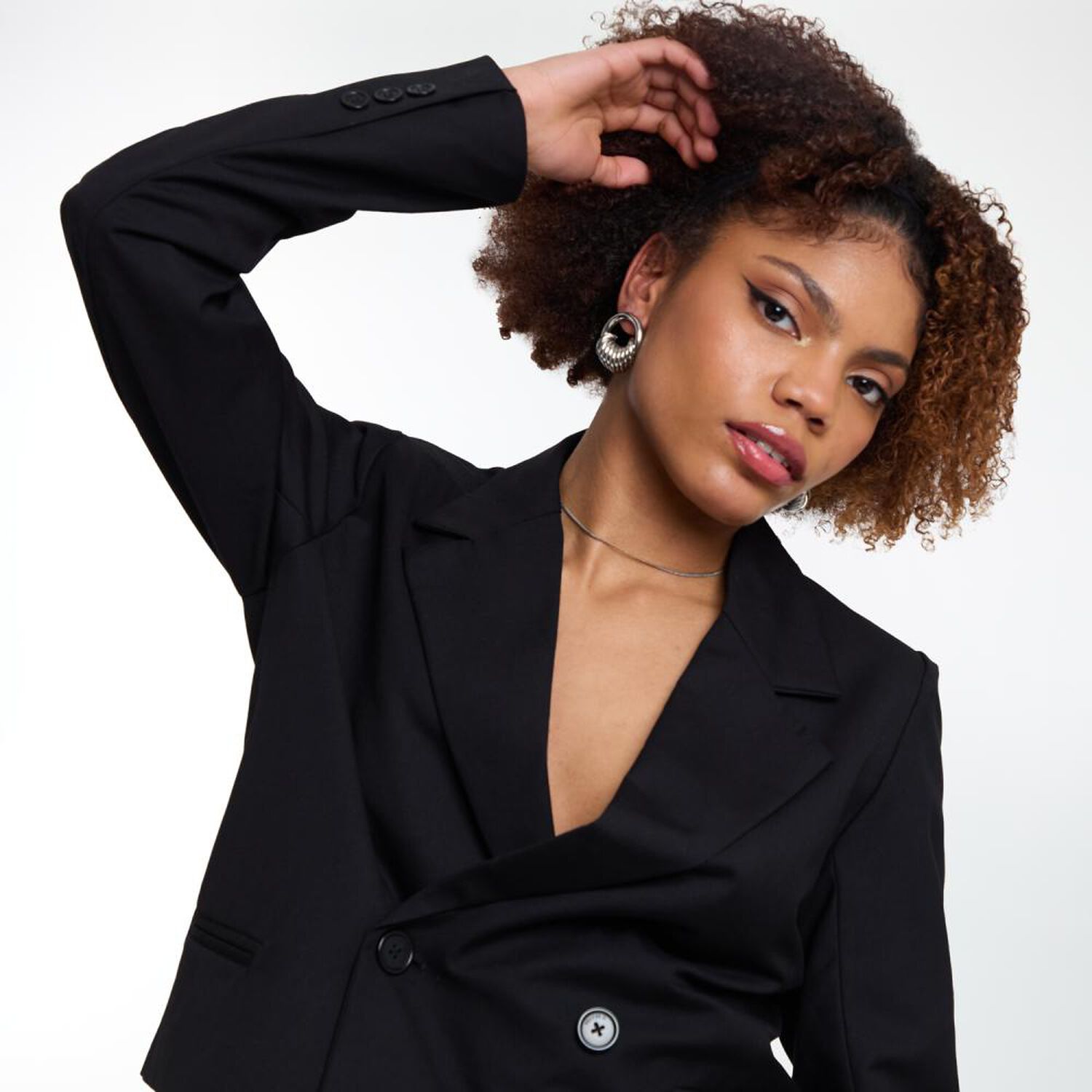 Blazer Corto Con Botones Cuello Solapa Mujer Rolly Go image number 4.0