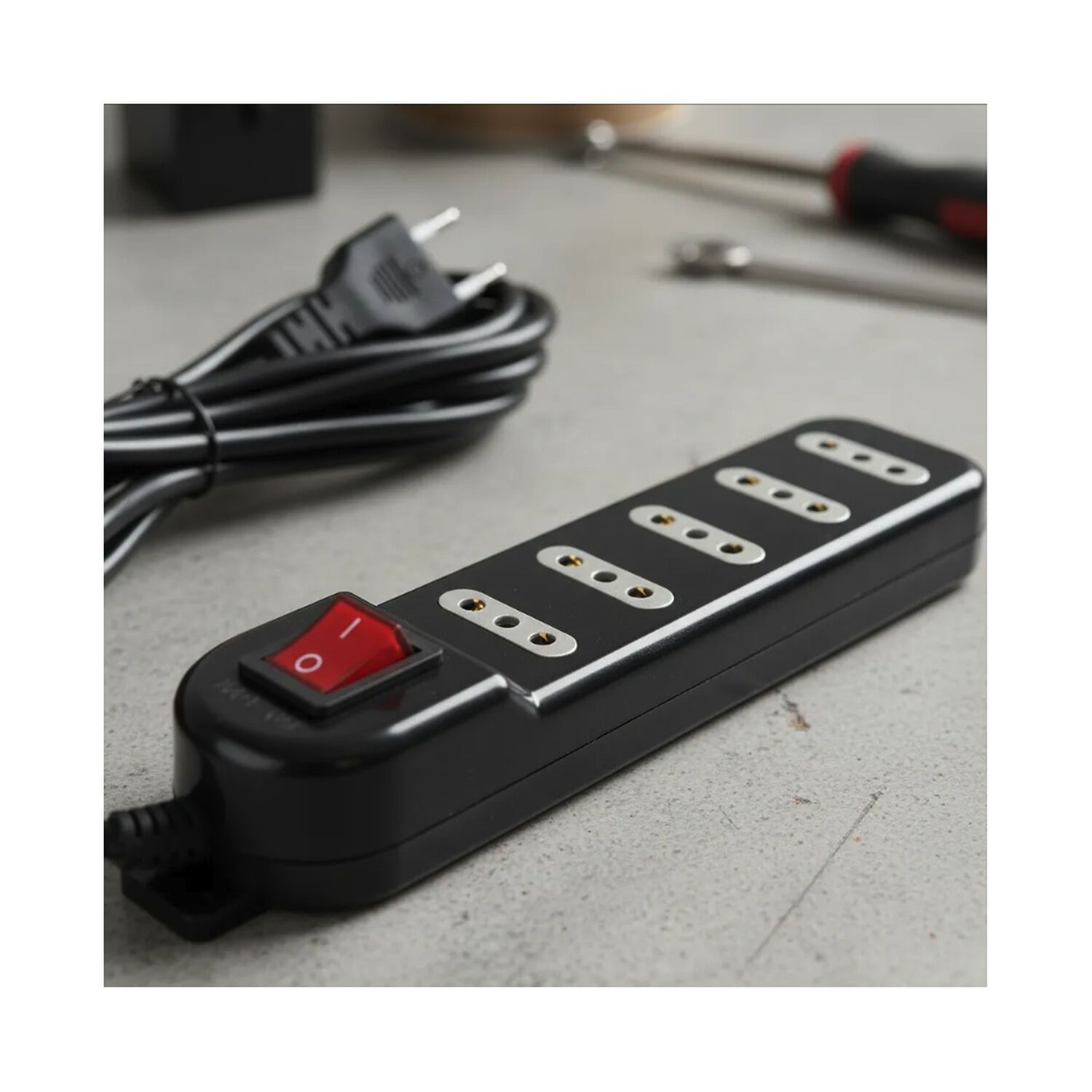 Alargador Macrotel 6 Tomas 3m Con Switch Negro image number 1.0