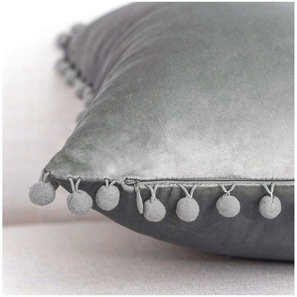 Pack De 02 Fundas De Cojín De Terciopelo Con Pompon 45x45 Gris image number 2.0