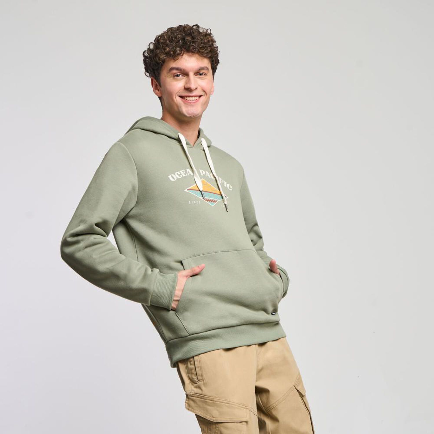 Poler&oacute;n Estampado Slim Cuello Alto Con Capucha Hombre Ocean Pacific image number 2.0