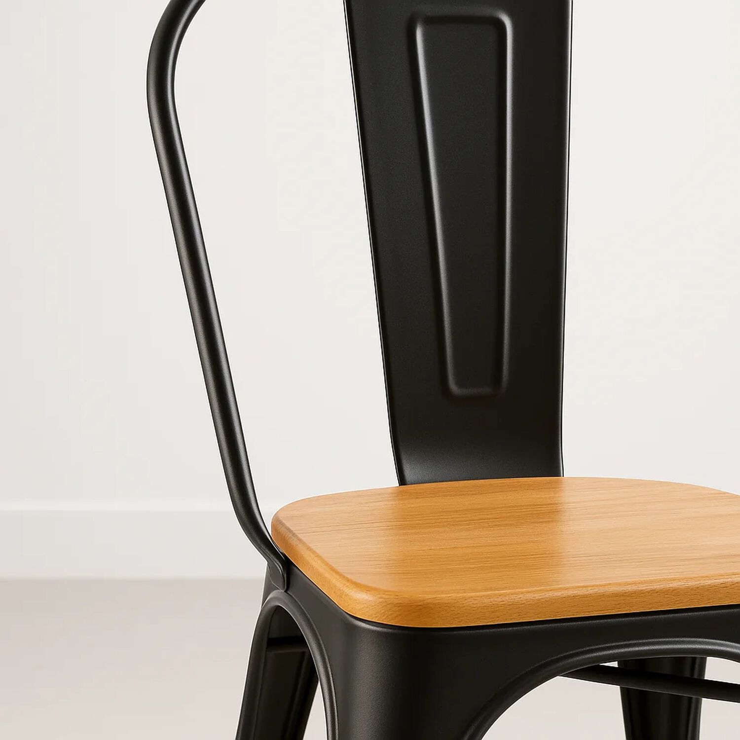 Silla Tolix De Comedor O Terraza Exterior Con Asiento De Madera Clara - Negra image number 5.0