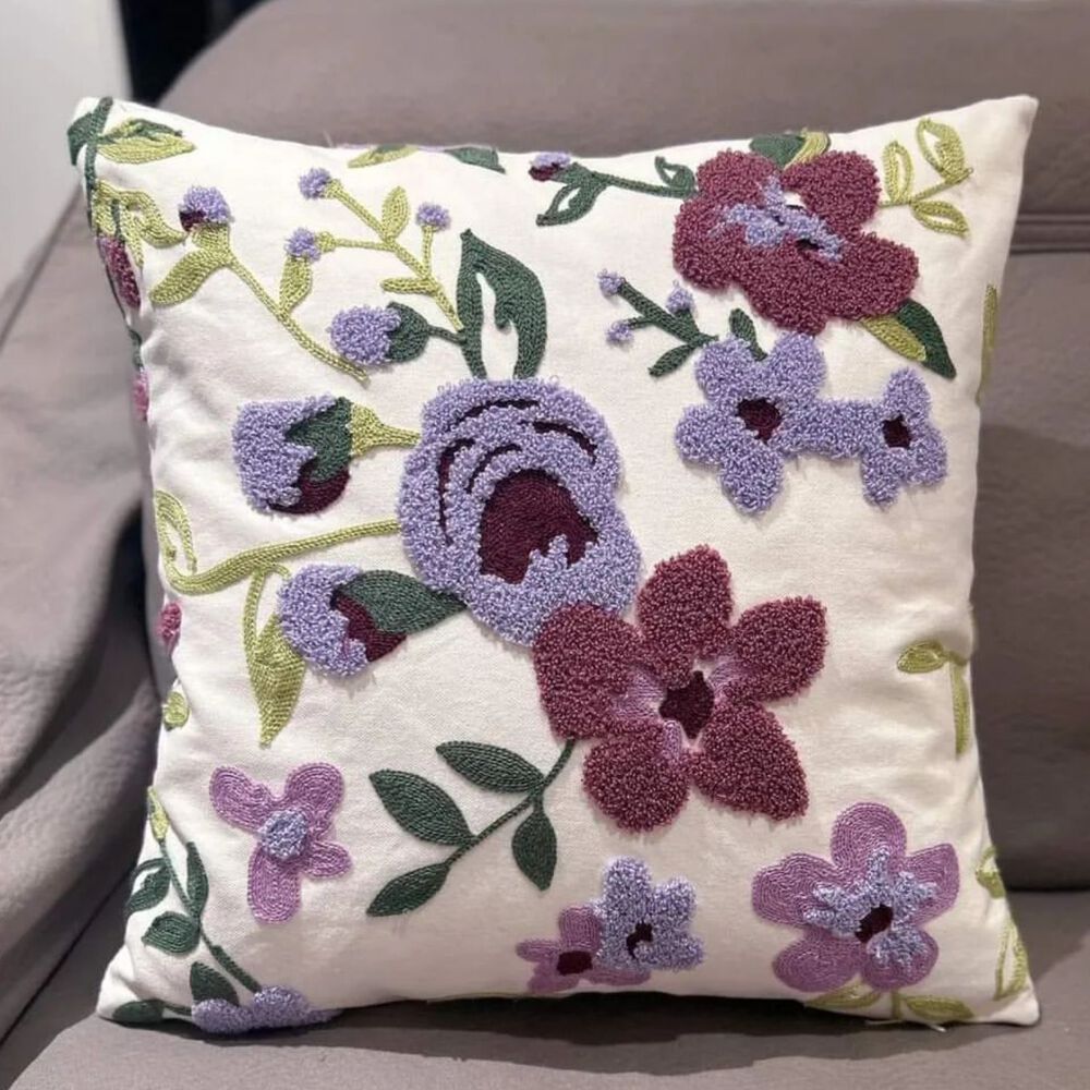 Funda Cojin Bordada 45x45 Cm Flores Lila image number 1.0