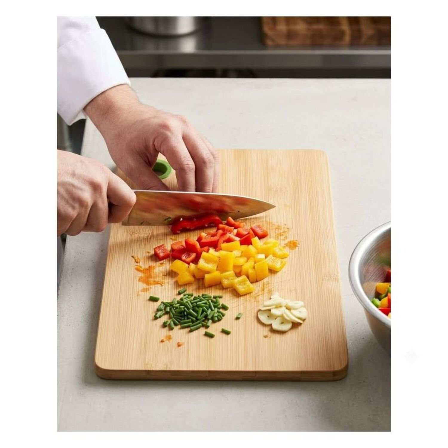 Tabla Picar Bamb&uacute; Genichi Antideslizante Cocina 34x24 Cm image number 4.0