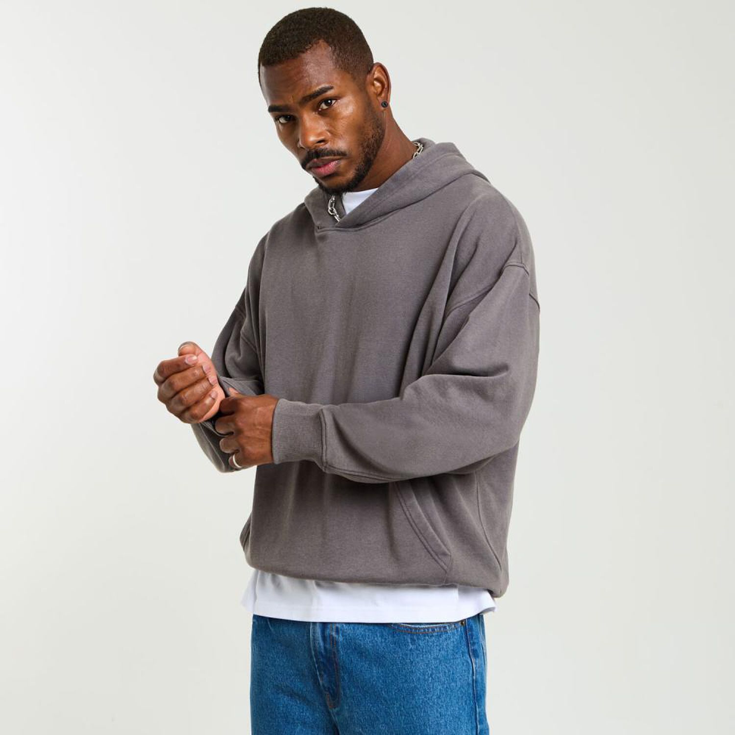 Poler&oacute;n Oversize Cuello Redondo Con Capucha Hombre Rolly Go image number 2.0