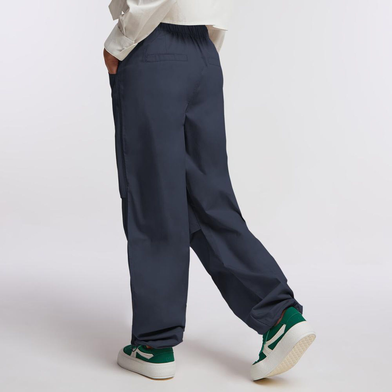 Pantal&oacute;n Parachute Tiro Alto Cargo Mujer Freedom image number 1.0